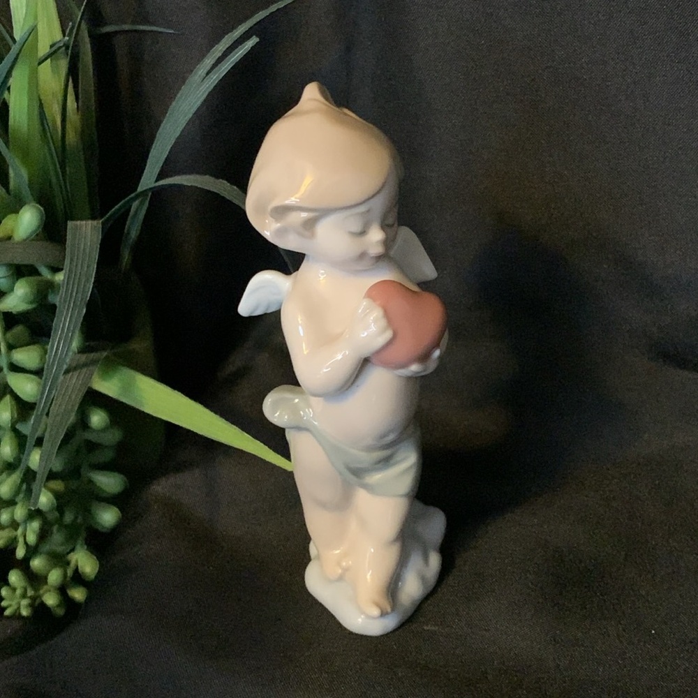 Vintage NAO / Lladro “A Little Heart of Love” Cherub / Angel figure - Picture 8 of 8